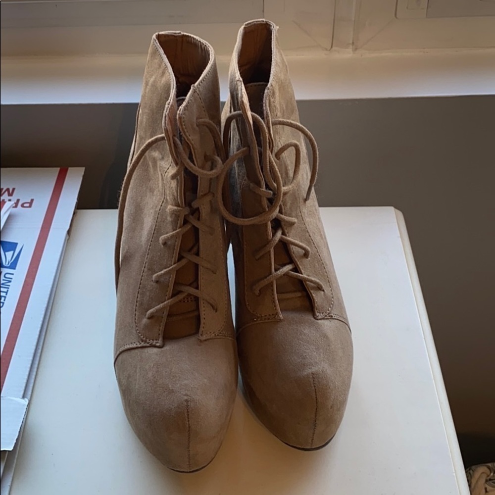 H&M tan heeled booties, Size 9